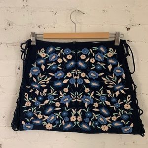 Zara floral embroidered skirt Medium
